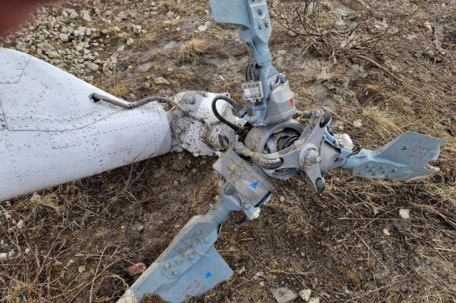 В Коми вертолёт Ми-8 с вахтовиками опрокинулся при жёсткой посадке. тг-канал "Авиаторщина". Фотография 4