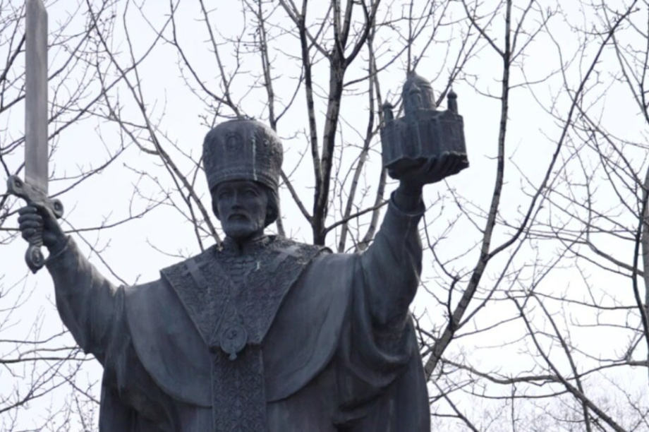 Благоустройство сквера у памятника Николаю Чудотворцу продолжается. Фото: kamgov.ru. Фотография 1