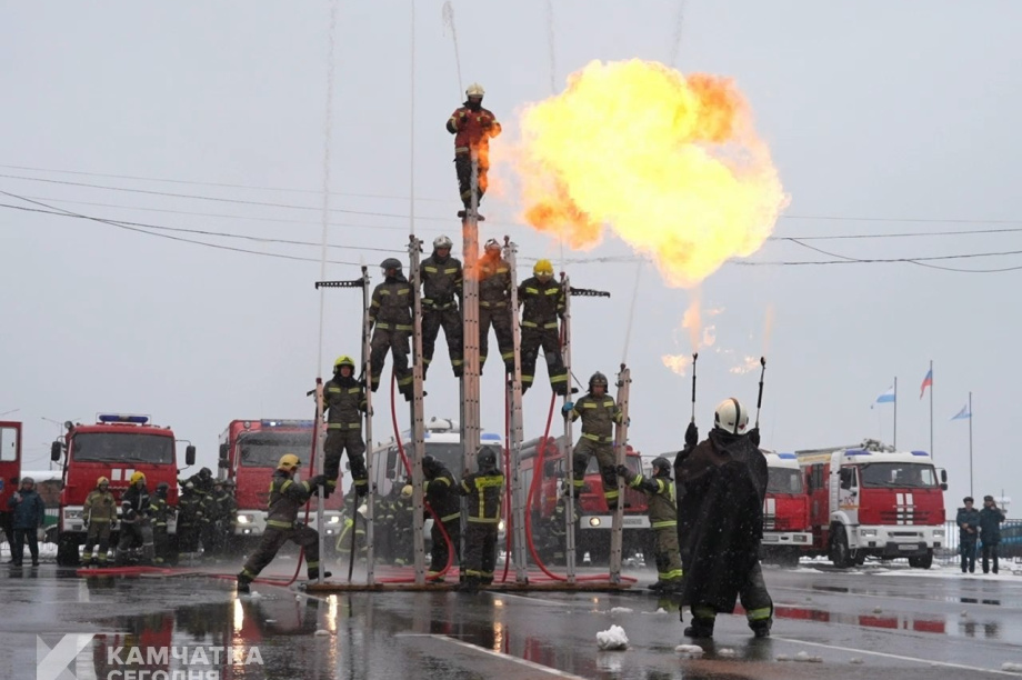 На Камчатке отметили 377 лет пожарной охраны (фоторепортаж). . Фотография 27