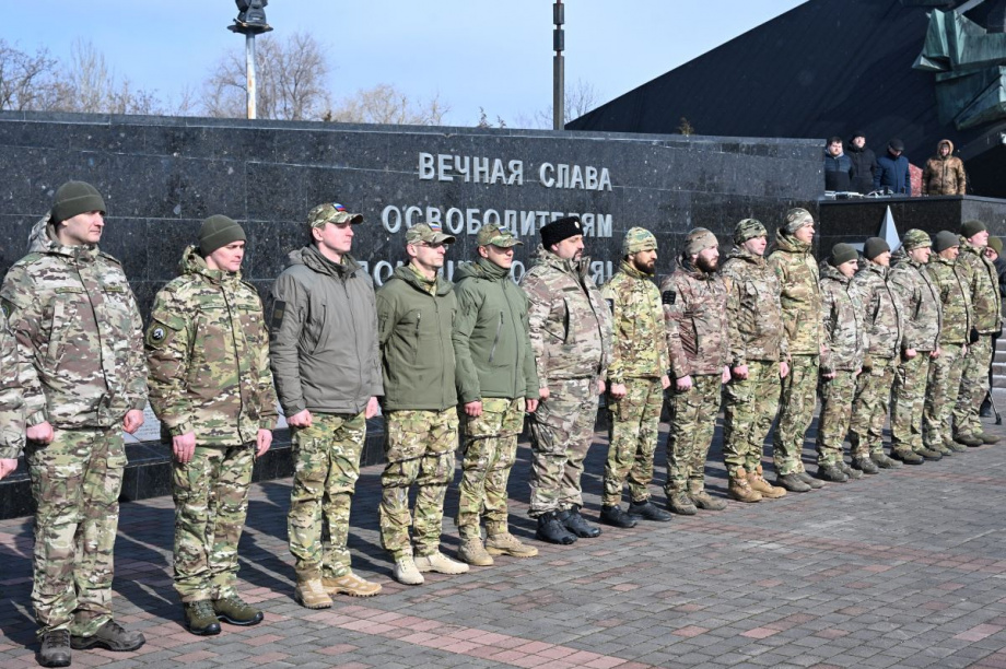 Камчатским бойцам 40-й отдельной гвардейской бригады морской пехоты вручены высшие награды за мужество и героизм. . Фотография 6
