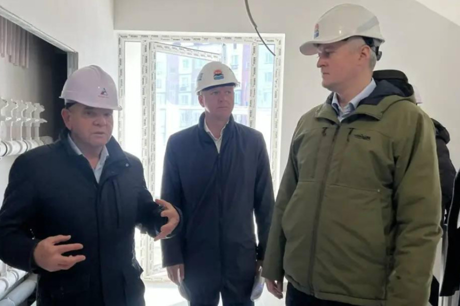 Новый дом на 138 квартир достраивают в поселке Пионерский на Камчатке. Фото: kamgov.ru. Фотография 2