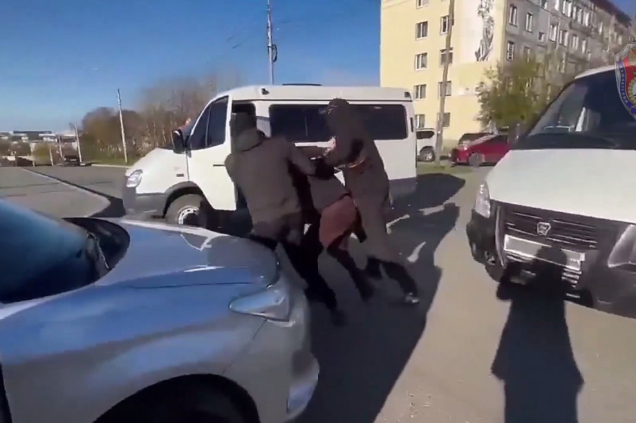 На Камчатке задержан приезжий из Средней Азии, подозреваемый в вымогательстве. Фото: УФСБ России по Камчатскому краю