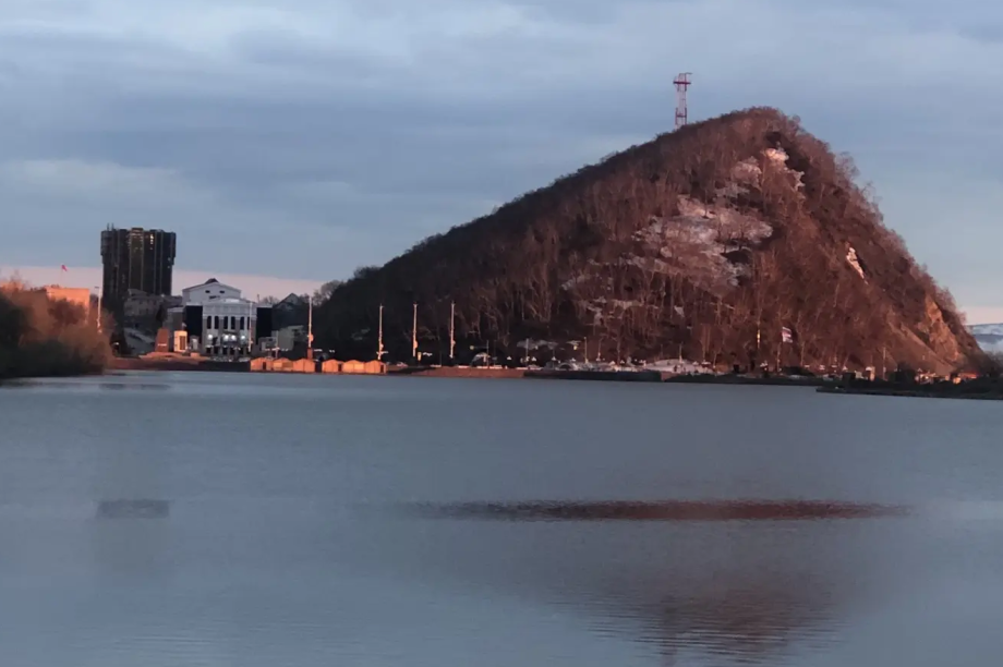 На сопке Любви в Петропавловске снесут 64-метровую вышку. . Фотография 1