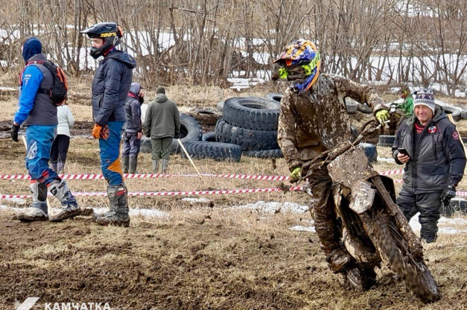 На Камчатке прошёл мотокросс «Гонка героев» (фоторепортаж). ИА Камчатка. Фотография 12