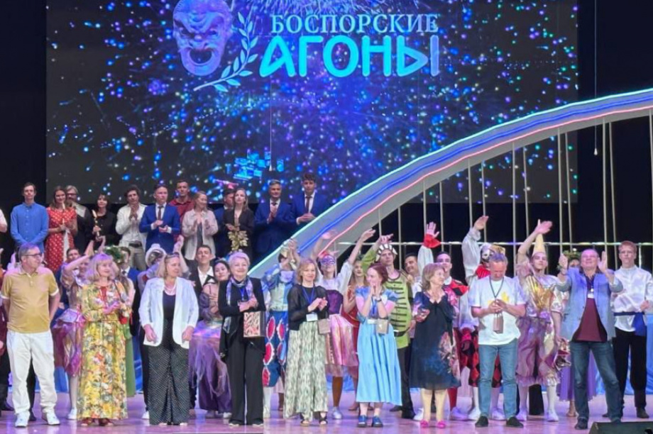 Современное «прочтение» камчатским театром античной пьесы впечатлило жюри фестиваля в Крыму. Фото: kamgov.ru. Фотография 3