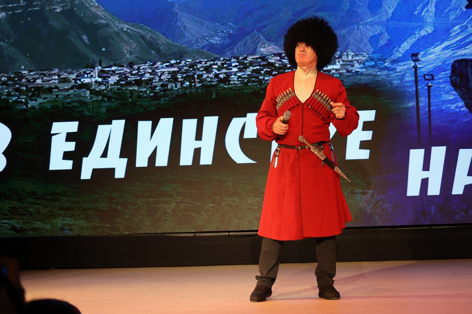 Праздничный вечер ко Дню единства народов Дагестана на Камчатке прошел с кавказским темпераментом. Фото: Виктор Гуменюк / ИА «Камчатка». Фотография 28