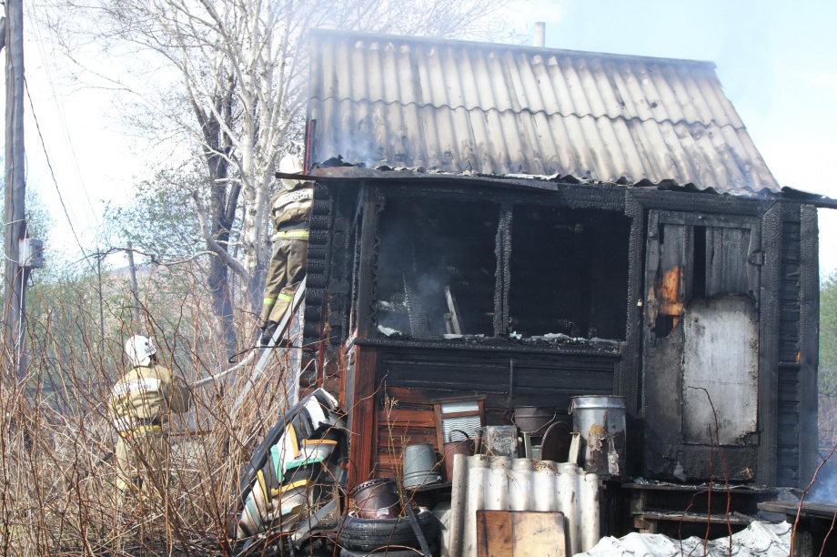 Спасатели потушили пожар в дачном доме на Камчатке. фото: ЦОД