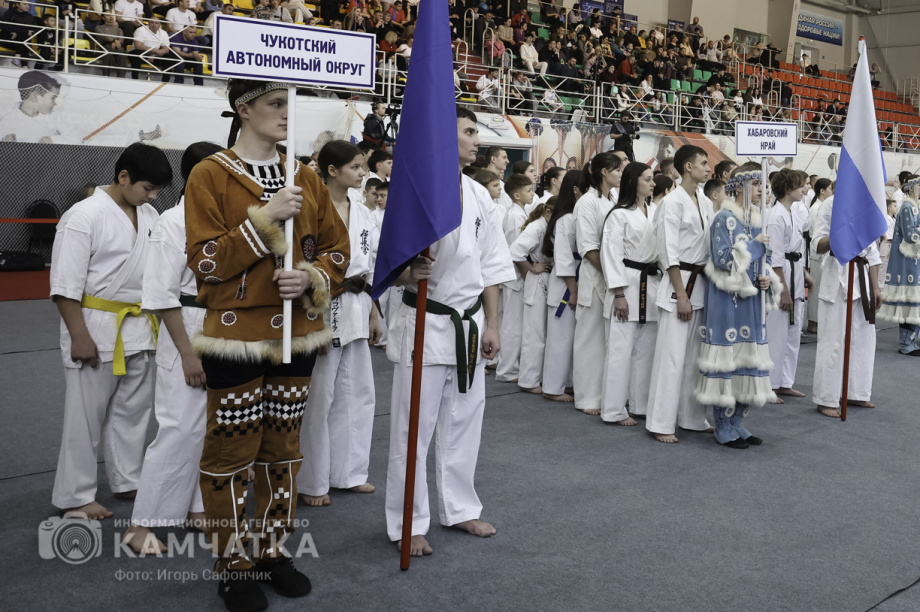 На Камчатке состоялся Чемпионат и первенство ДФО по каратэ-киокусинкай (фоторепортаж). Фото: «Камчатка Сегодня» \ Игорь Сафончик. Фотография 26