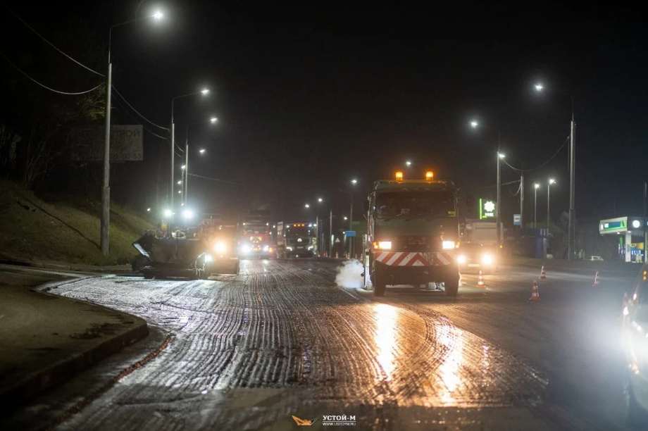 На федеральной трассе А-401 в Петропавловске-Камчатском начали укладку асфальта. Фото: Устой-М. Фотография 1