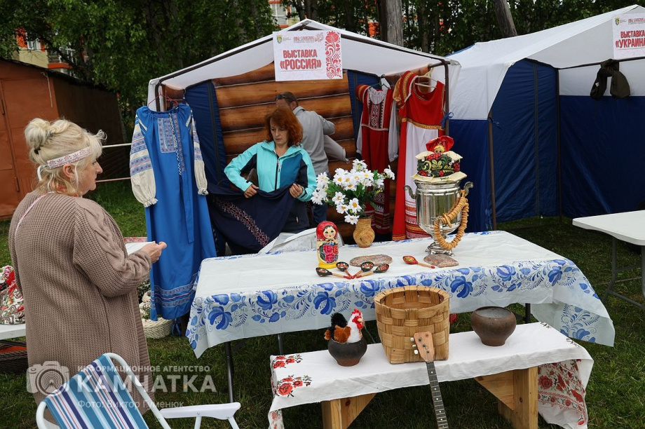 Мы славяне! — народное гуляние в Елизово было ярким и позитивным. Фото: ИА «Камчатка» \ Виктор Гуменюк. Фотография 4