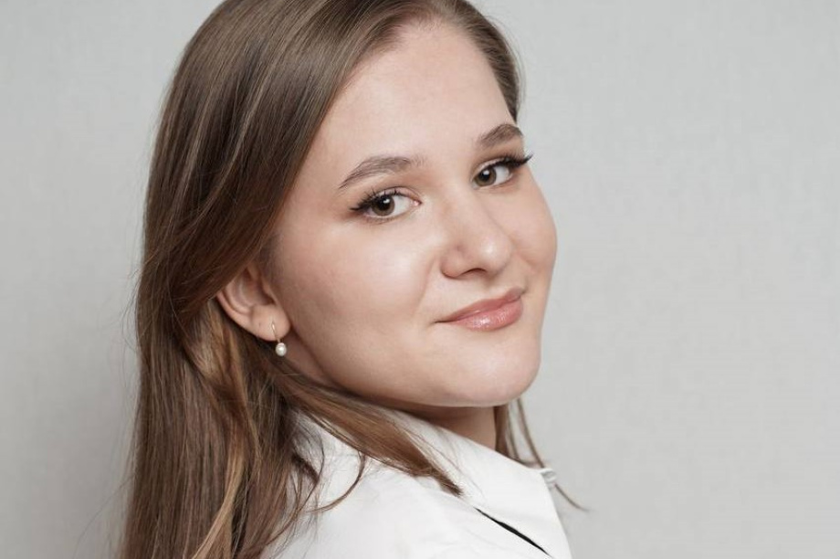 Выпускница из Усть-Камчатска получила 100 баллов на экзамене по русскому языку. Фото: Усть-Камчатский округ