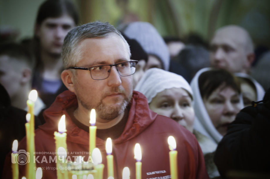 Рождественская служба в соборе Святой Троицы на Камчатке (фоторепортаж). Фото: «Камчатка Сегодня» \ Игорь Сафончик. Фотография 72
