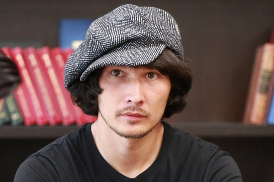 Писатель из Паланы Кирилл Косыгин представит свои сказки на конкурсе в Уфе. Фото: zaksobr.kamchatka.ru. Фотография 13