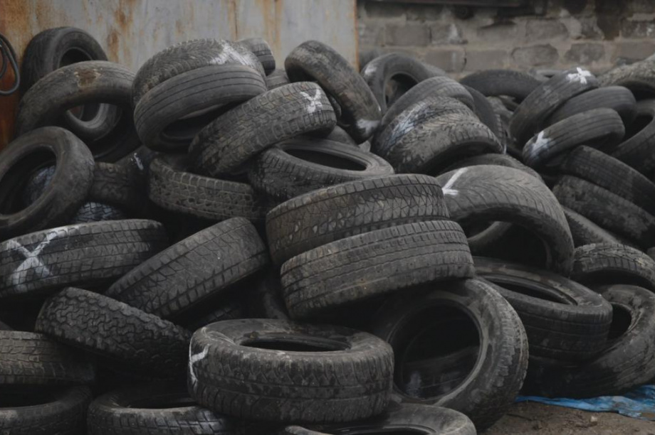 Больше 20 тысяч покрышек сдали камчатские водители в рамках экологической акции. Фото: kamgov.ru
