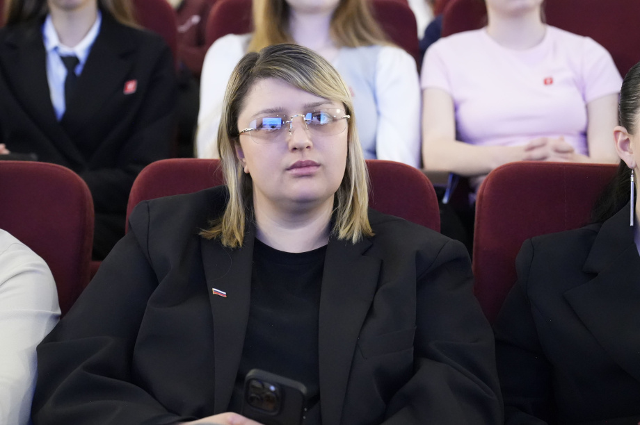 Яровая обсудила с молодёжью Камчатки будущее региона и всей России. . Фотография 3