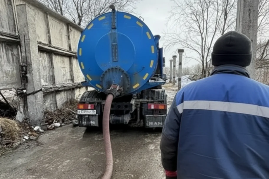 Управляйку на Камчатке поймали на сливе нечистот в лесу ради экономии. Фото: Минприроды Камчатского края, Telegram-канал