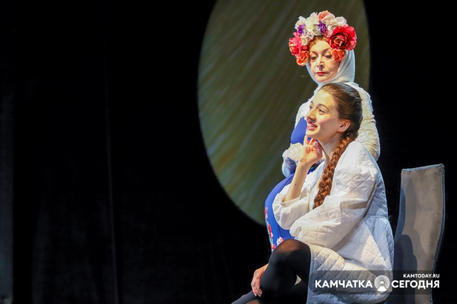 Премьера спектакля «Свои люди» состоится на Камчатке. Фото: Виктор Гуменюк. Фотография 4