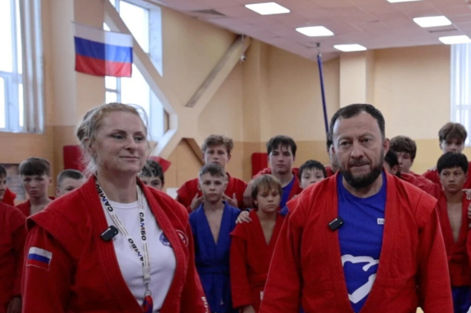 Камчатские самбисты провели онлайн-тренировку с юными спортсменами ДНР и ЛНР. Фото: kamgov.ru. Фотография 1