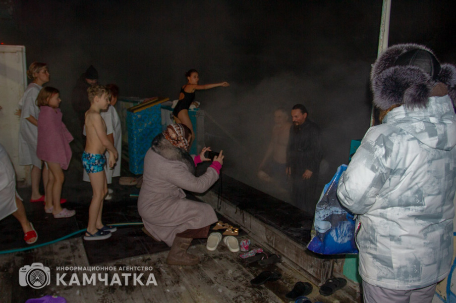 Крещенские купания состоялись в санатории «Жемчужина Камчатки». Фото: ИА «Камчатка»  . Фотография 39