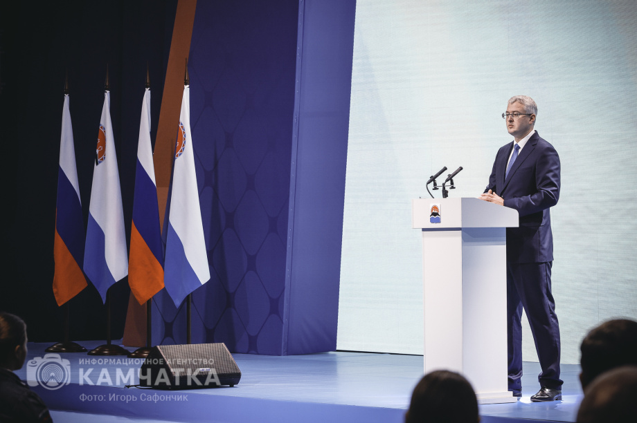 Губернатор Камчатского края Владимир Солодов огласит послание органам власти субъекта (фоторепортаж). Фото: «Камчатка Сегодня» / Игорь Сафончик. Фотография 47