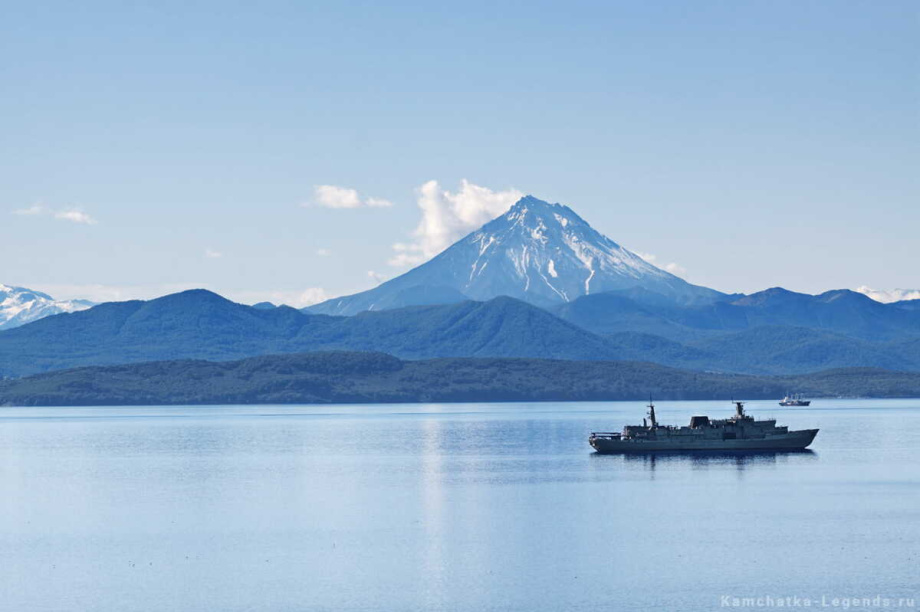 Авачинскую губу на Камчатке раскрасили в три цвета: красный — стрелять на поражение. Фото: kamgov.ru