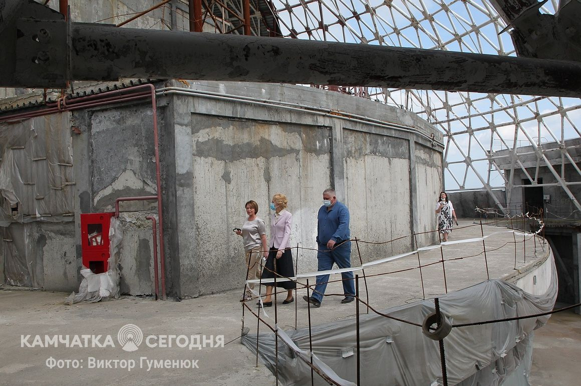 Полностью остеклили купол нового театра кукол на Камчатке. Фотоподборка. Фото: Виктор Гуменюк. Фотография 66