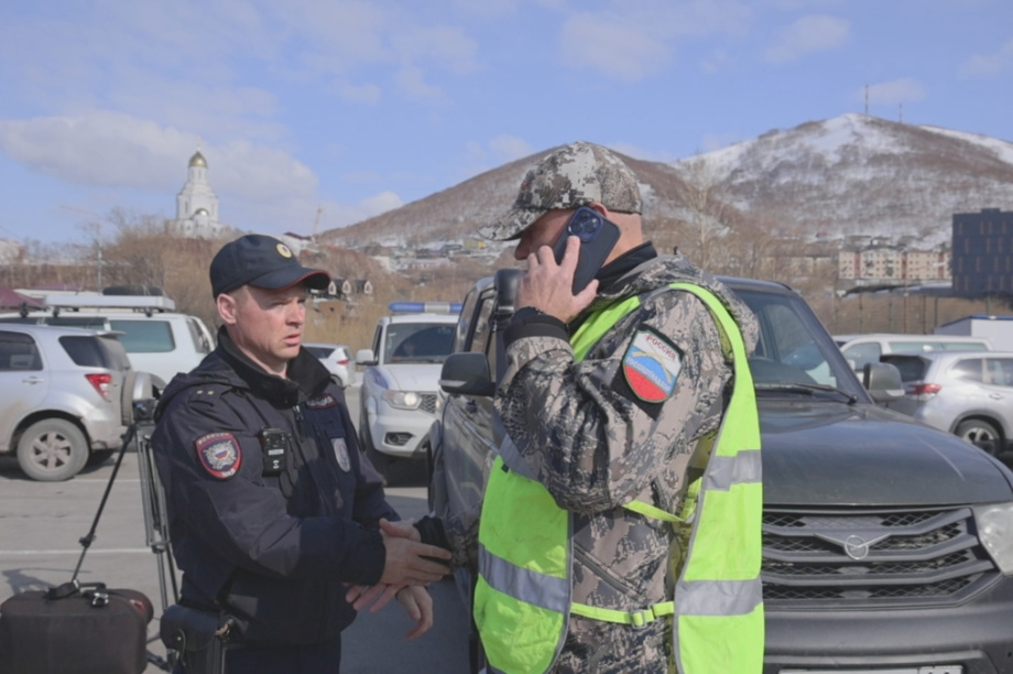 Медведь на Камчатке вышел к Култучному озеру . Фото: ИА "Камчатка", kamgov.ru. Фотография 2