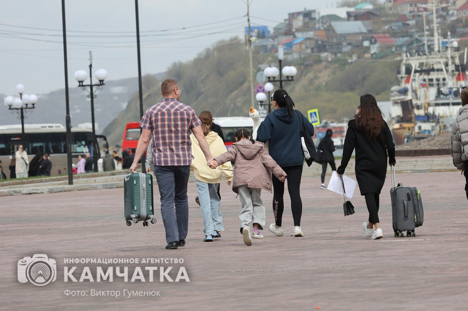 Проводы детей в камчатские оздоровительные лагеря. Фото: Виктор Гуменюк. Фотография 9