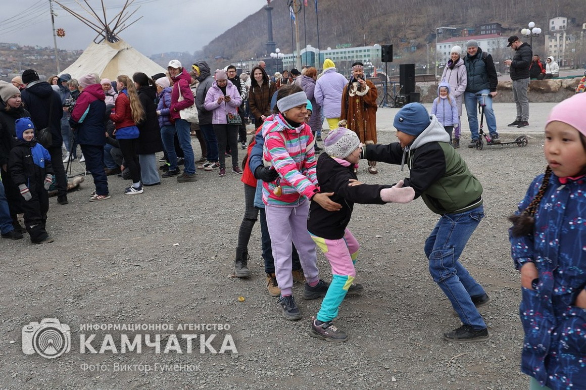 Праздник Весны и Миролюбия прошёл на Камчатке. Фото: Виктор Гуменюк. Фотография 14