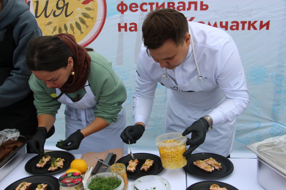 Первый гастрономический фестиваль «Маракуйя» в посёлке Озерновский собрал около 500 гостей. Фото: ФГБУ «Кроноцкий государственный заповедник». . Фотография 10