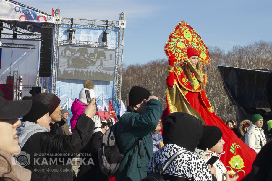 На фестивале «Снежный путь» и Масленице (фоторепортаж). Фото: ИА «Камчатка» \ Игорь Сафончик. Фотография 27