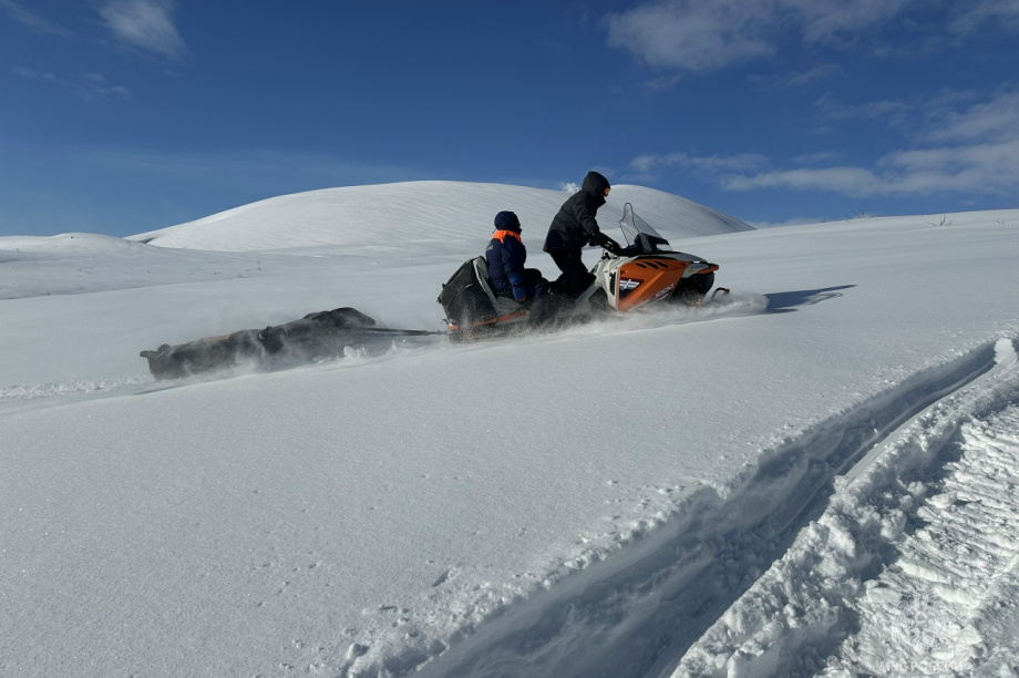 Спасатели МЧС водрузили флаг на вершине Ключевской Сопки на Камчатке. Фото: ГУ МЧС России по Камчатскому краю. Фотография 11
