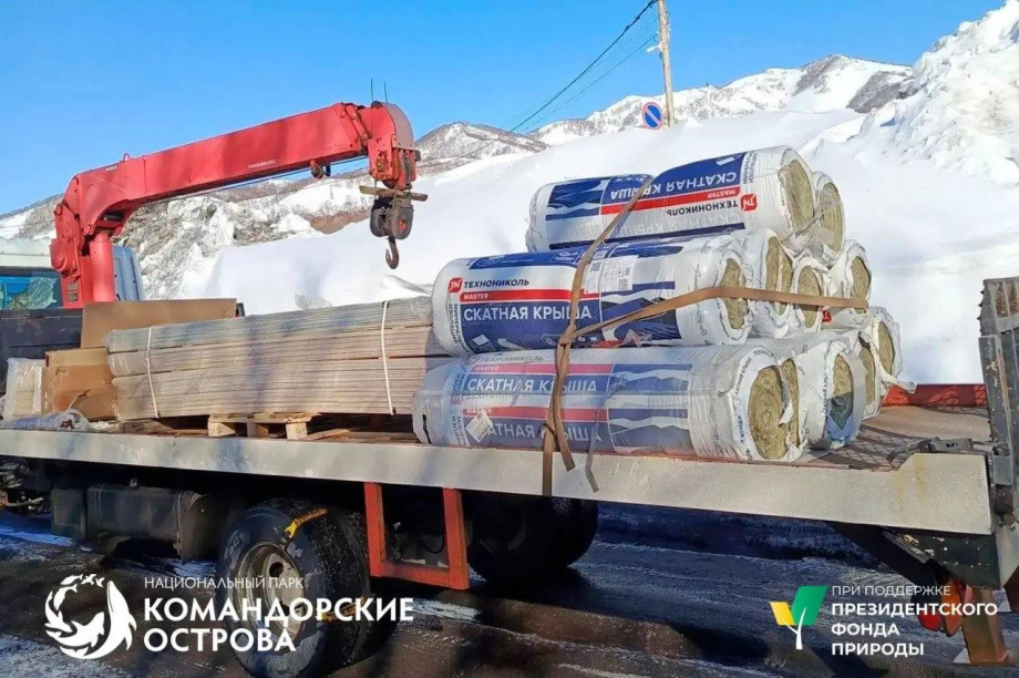 Песцы, стройка и тонны тушёнки: учёные штурмуют необитаемый остров Медный. Фото: Национальный парк "Командорские острова", телеграм-канал. Фотография 3