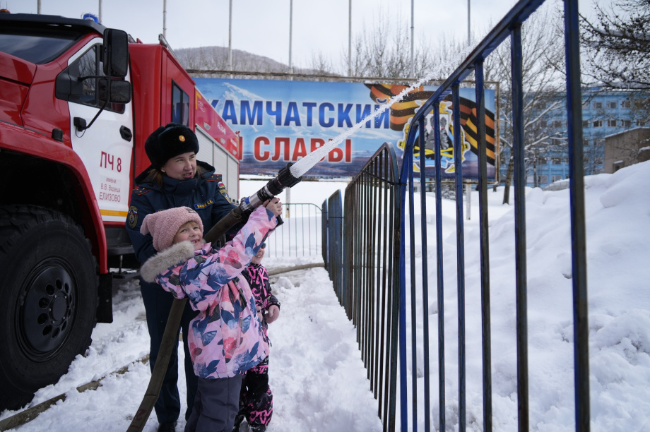 На Камчатке отметили 377 лет пожарной охраны (фоторепортаж). . Фотография 11