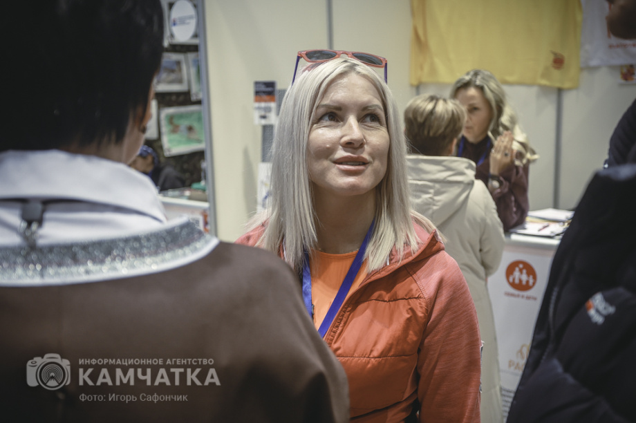 XIV-я Ярмарка социальных инициатив состоялась в Петропавловске-Камчатском (фоторепортаж). Фото: «Камчатка Сегодня» \ Игорь Сафончик. Фотография 41