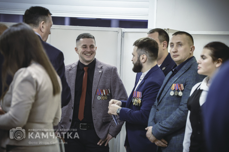Губернатор Камчатского края Владимир Солодов огласит послание органам власти субъекта (фоторепортаж). Фото: «Камчатка Сегодня» / Игорь Сафончик. Фотография 7