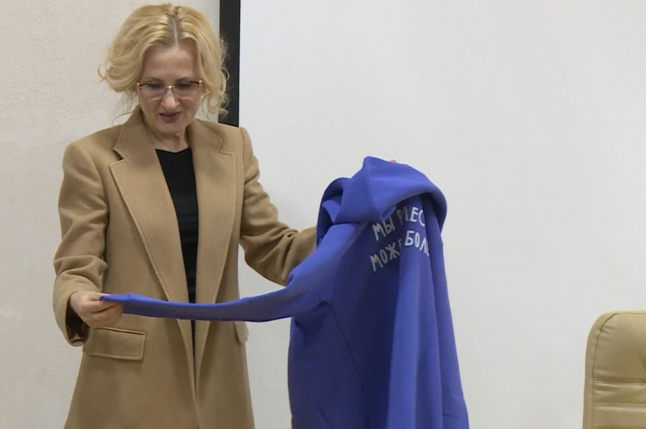 Заместитель председателя Государственной Думы РФ Ирина Яровая провела неформальную встречу с ребятами Камчатки на полях ВМФ-2024 в Сочи. Фото организаторов. Фотография 2