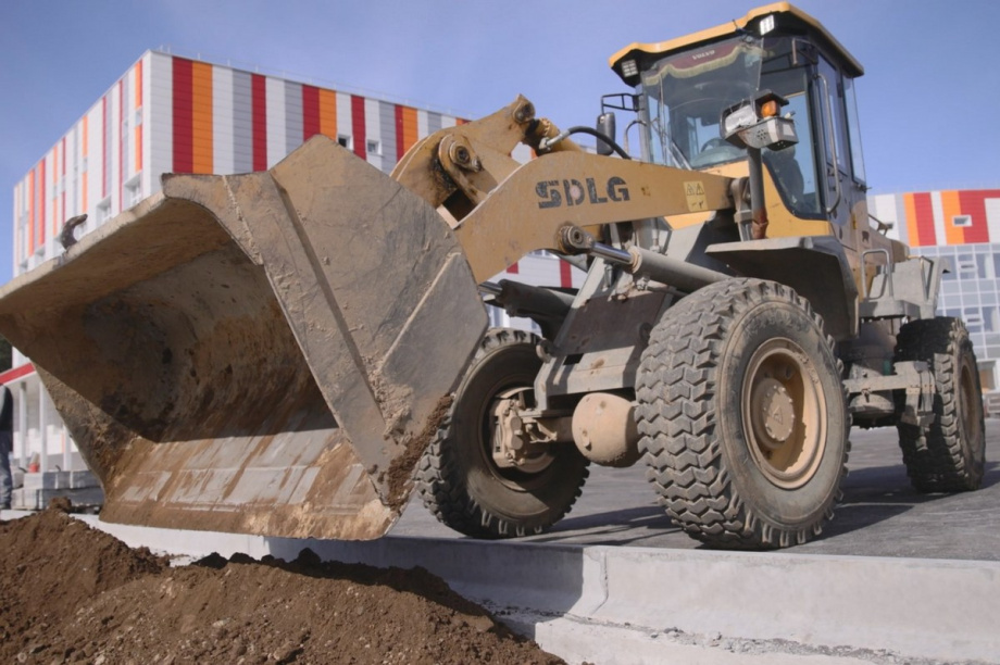 Благоустройство двора школы № 40 завершат на этой неделе в Петропавловске. Фото: kamgov.ru. Фотография 15