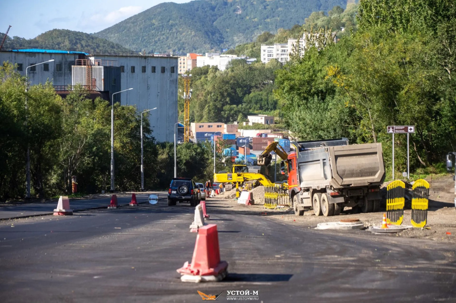 На федеральной дороге А-401 в Петропавловске-Камчатском продолжаются ремонтные работы. Фото: Устой-М. Фотография 9