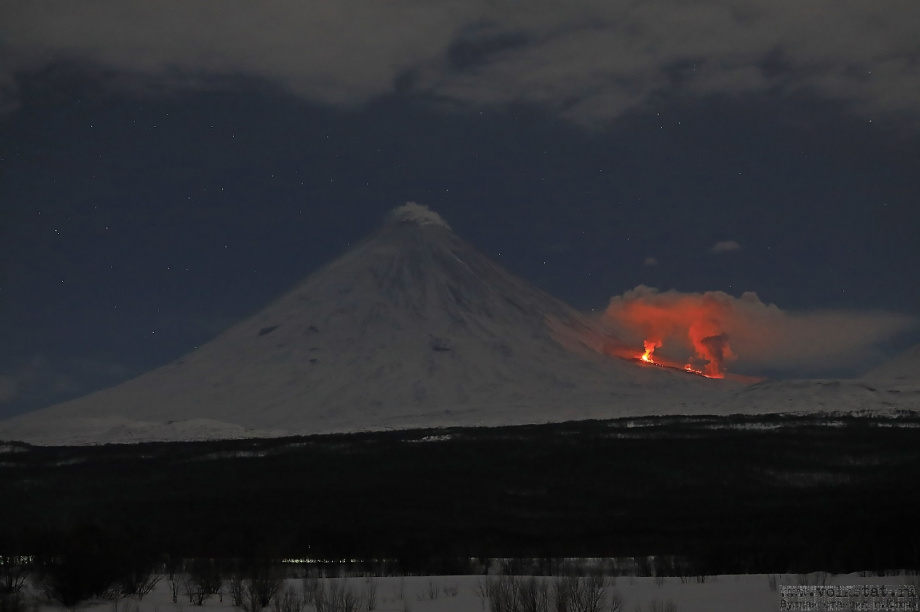 Необычное природное явление зафиксировали учёные на Ключевском вулкане. Фото: volkstat.ru