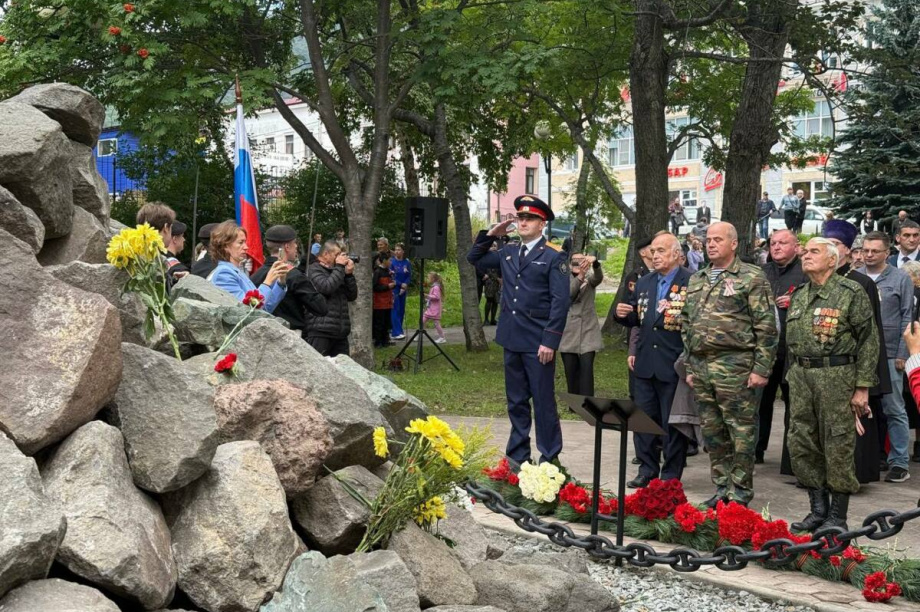 В столице Камчатки почтили память героев Курильского десанта. Фото: kamgov.ru. Фотография 3