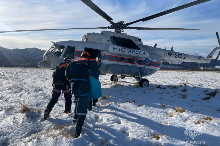 Камчатские спасатели освоили экстремальное десантирование. . Фотография 2