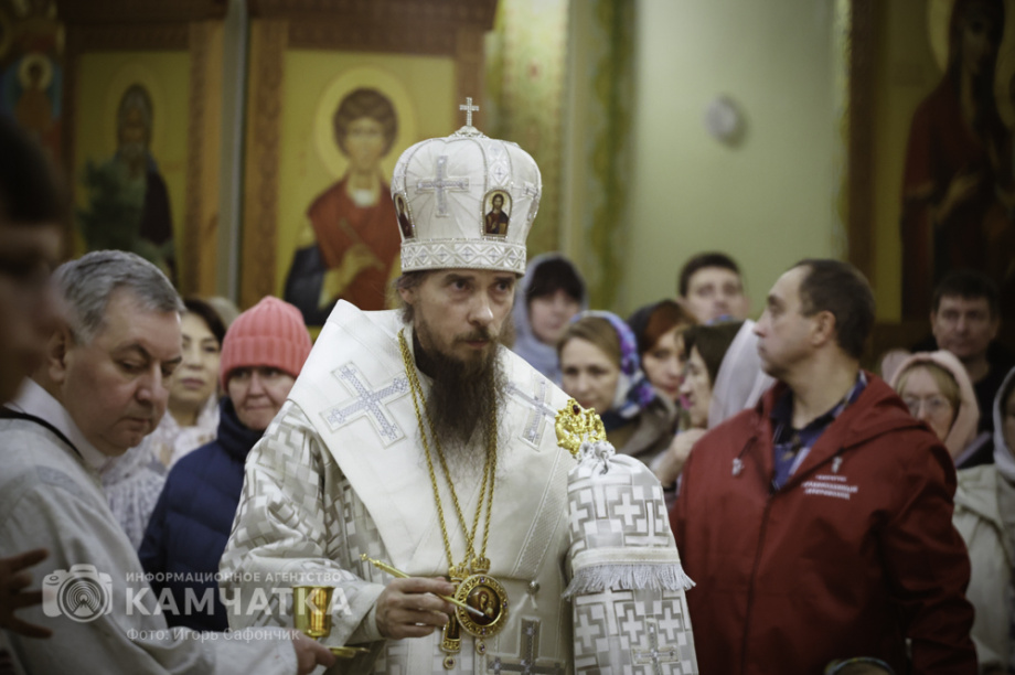 Рождественская служба в соборе Святой Троицы на Камчатке (фоторепортаж). Фото: «Камчатка Сегодня» \ Игорь Сафончик. Фотография 57