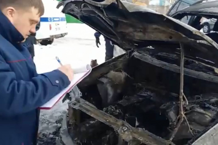 Следов насилия не нашли на теле мужчины, которое обнаружили при пожаре в авто на Камчатке . Фото: следственное управление СК РФ по Камчатскому краю