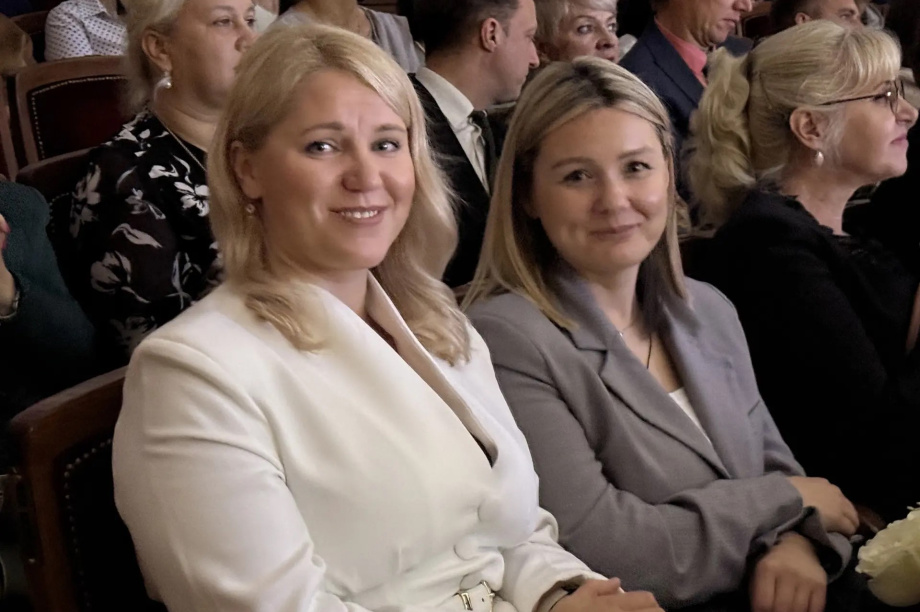 Учителя Камчатки награждены федеральными наградами благодаря Ирине Яровой. . Фотография 1