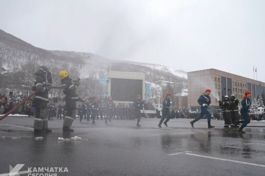На Камчатке отметили 377 лет пожарной охраны (фоторепортаж). . Фотография 32