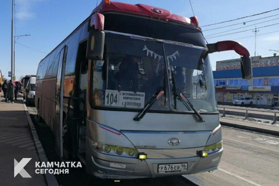 Владимир Солодов поручил снизить тариф на маршруте № 104К при оплате наличными. Фото: ИА "Камчатка"