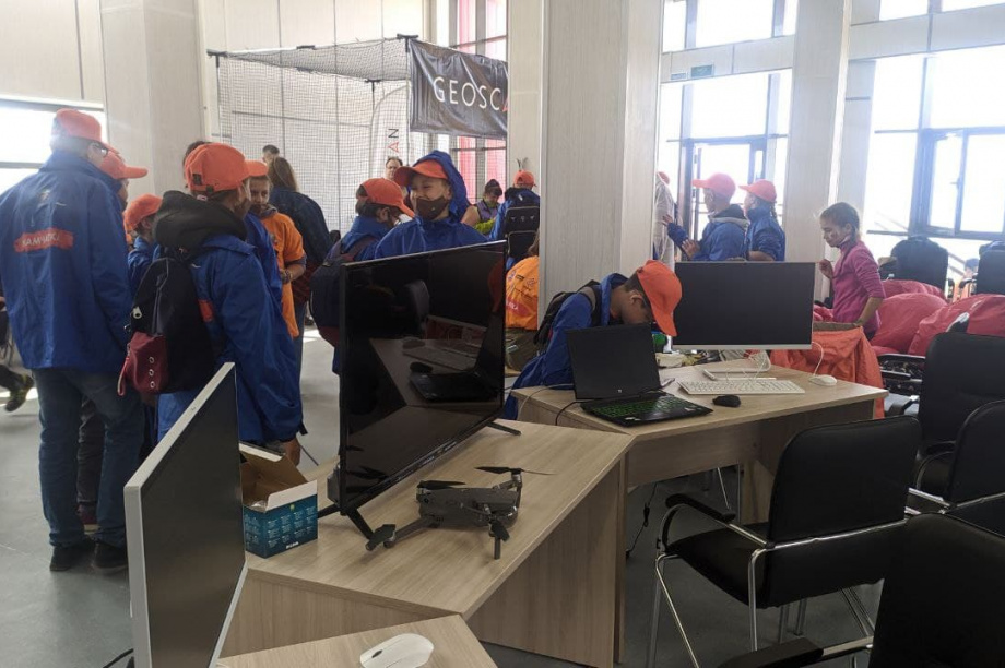 На Камчатке стартовали соревнования по управлению планетоходами и дронами. Фото: Антон Скрипаченко / информационное агентство "Камчатка". Фотография 12