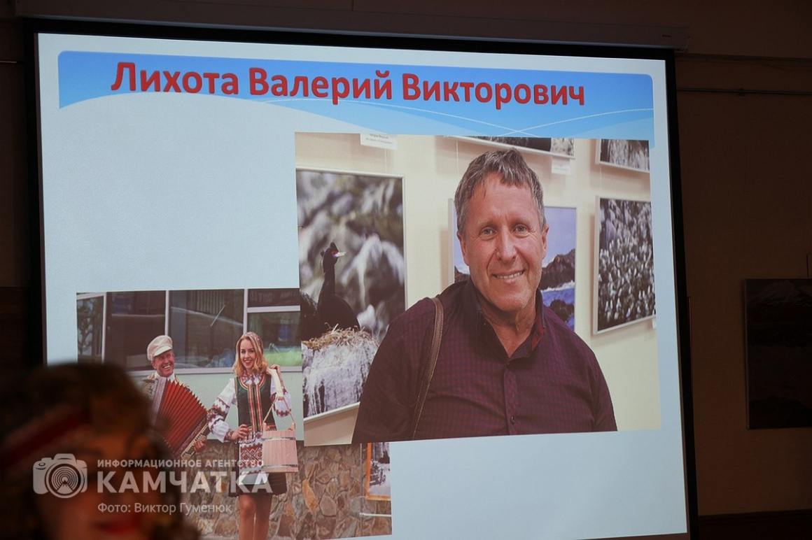 Камчатский журналист и писатель Михаил Жилин представил новую книгу. Фото: ИА «Камчатка» \ Виктор Гуменюк. Фотография 78