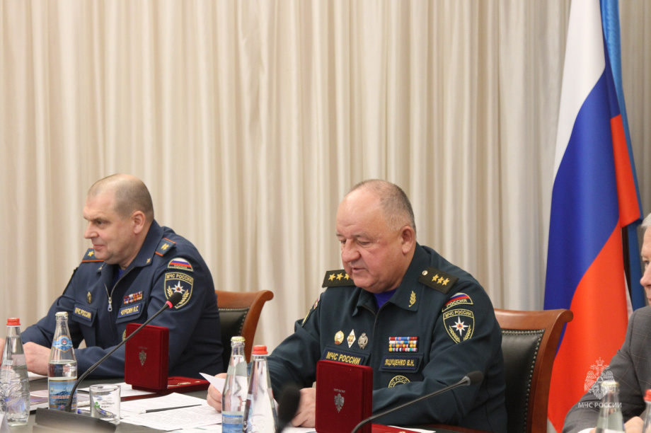 Как спасали людей и боролись с природными катаклизмами в ДФО. Фото: МЧС РФ по Камчатскому краю  . Фотография 7